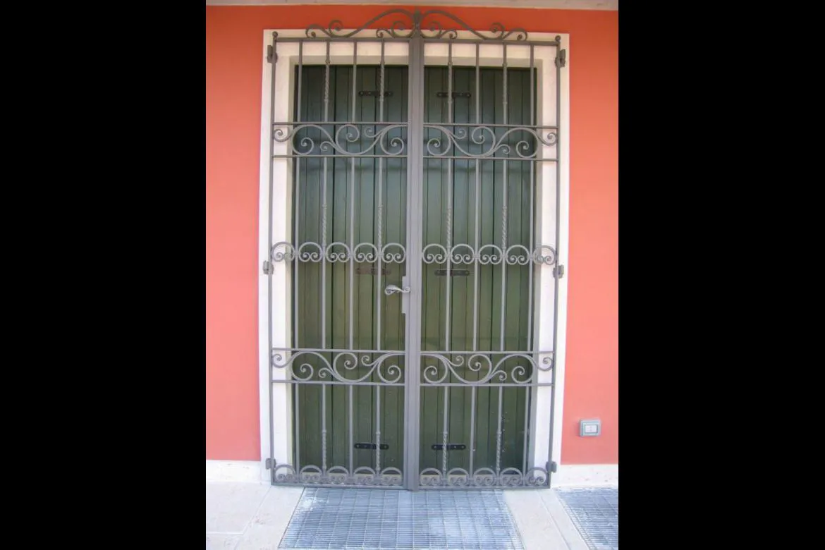 Inferriate per porte finestre in ferro