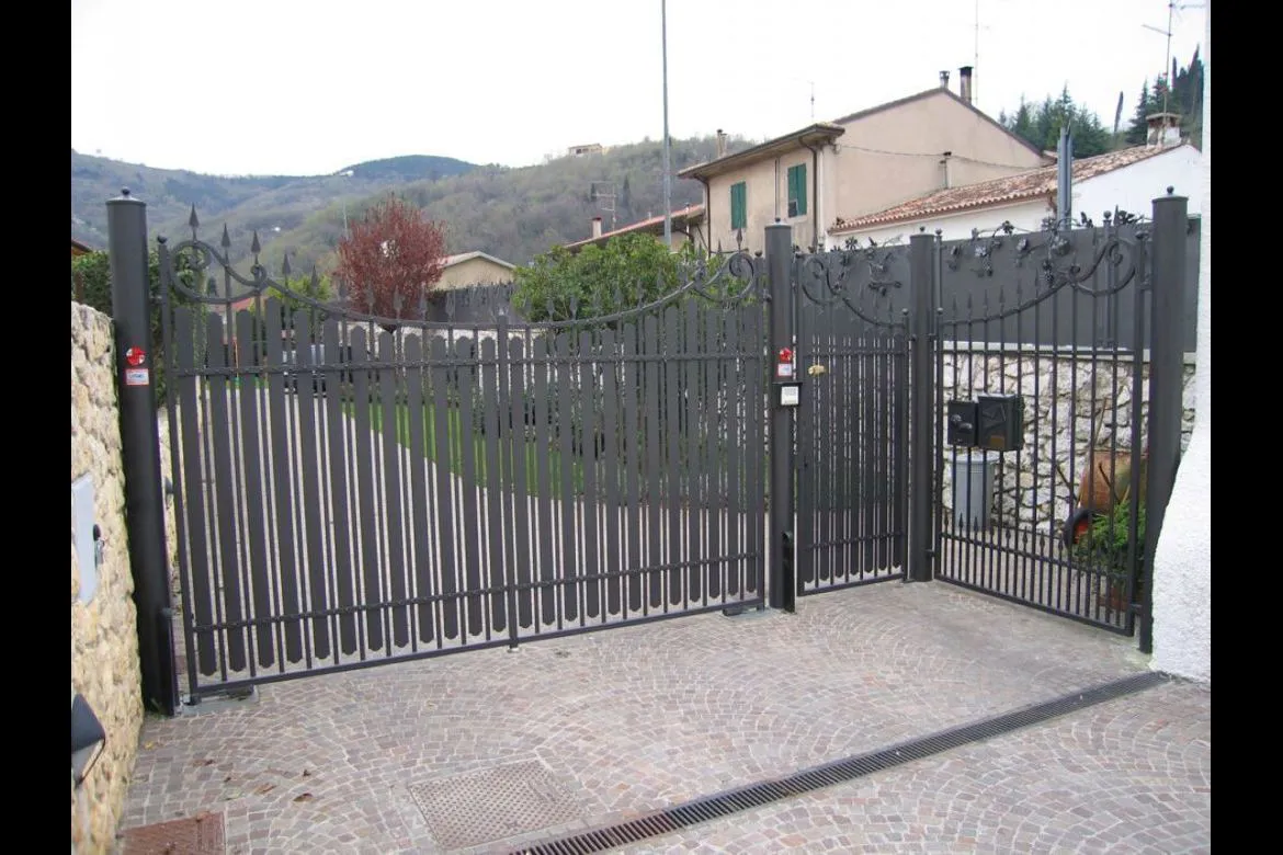 Cancelli in ferro battuto a Verona
