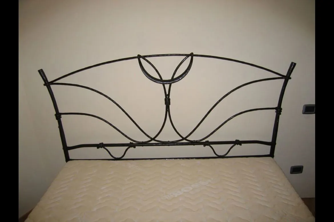 Testiera letto in ferro a Verona