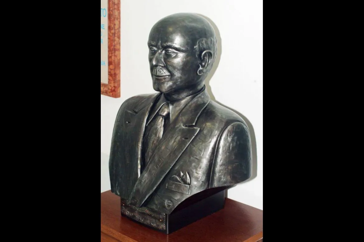 Busto in ferro battuto